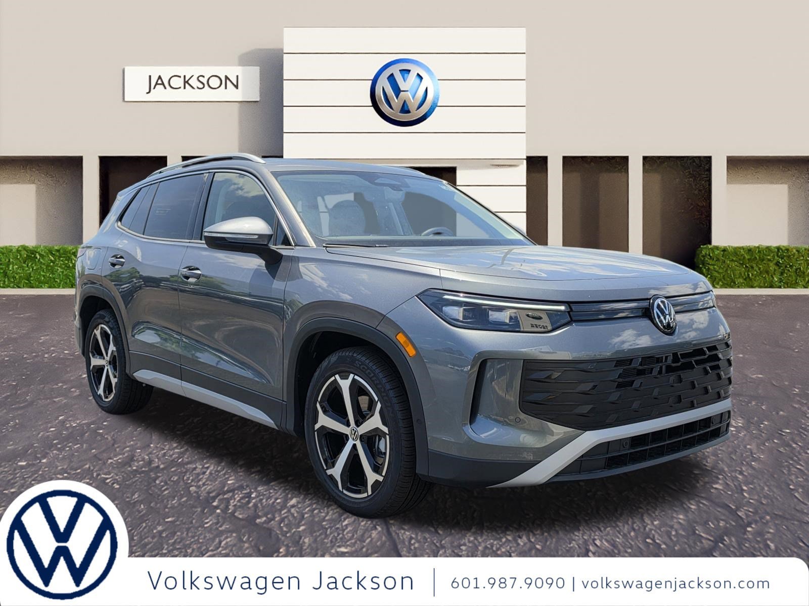 2026 Volkswagen Tiguan 2.0T SE's photo