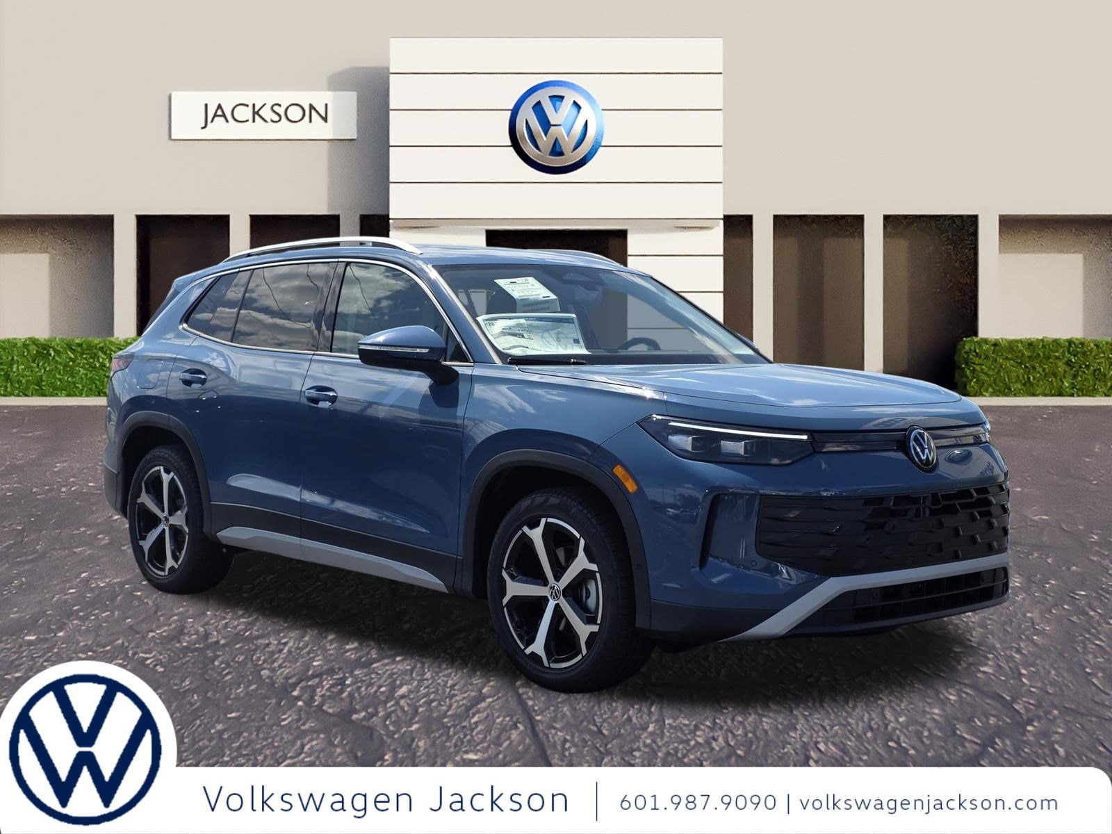 2026 Volkswagen Tiguan 2.0T SE's photo