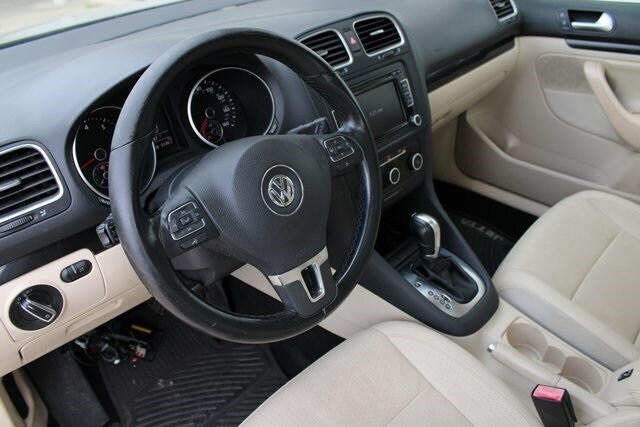 2014 Volkswagen Jetta SportWagen 2.5L SE photo 2