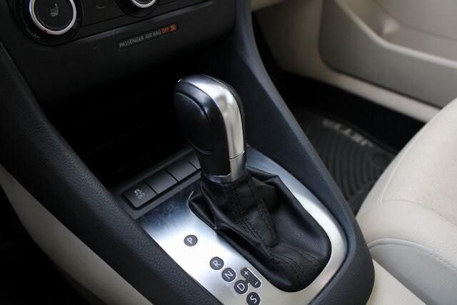 2014 Volkswagen Jetta SportWagen 2.5L SE photo 3