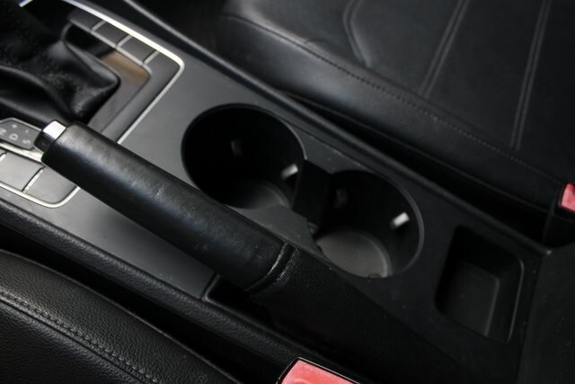 2015 Volkswagen Passat Wolfsburg Edition photo 4