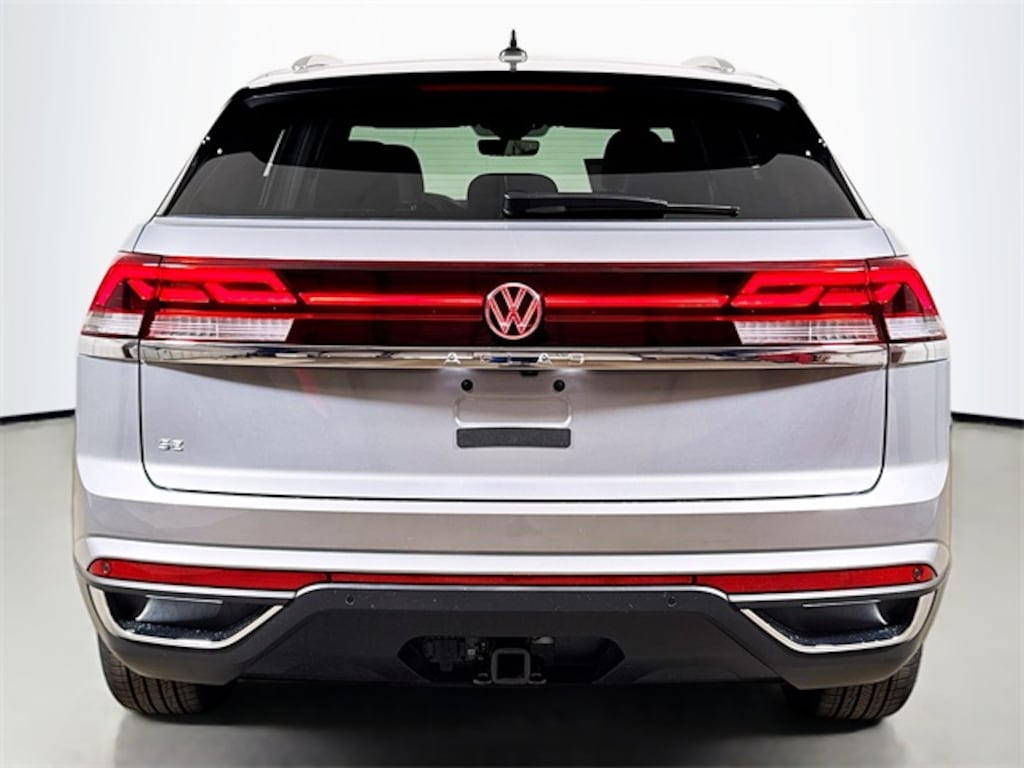 New 2025 Volkswagen Atlas Cross Sport 2.0T SE w/Technology SUV