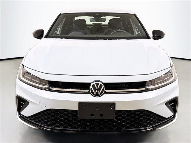 2025 Volkswagen Jetta 1.5T Sport photo 2