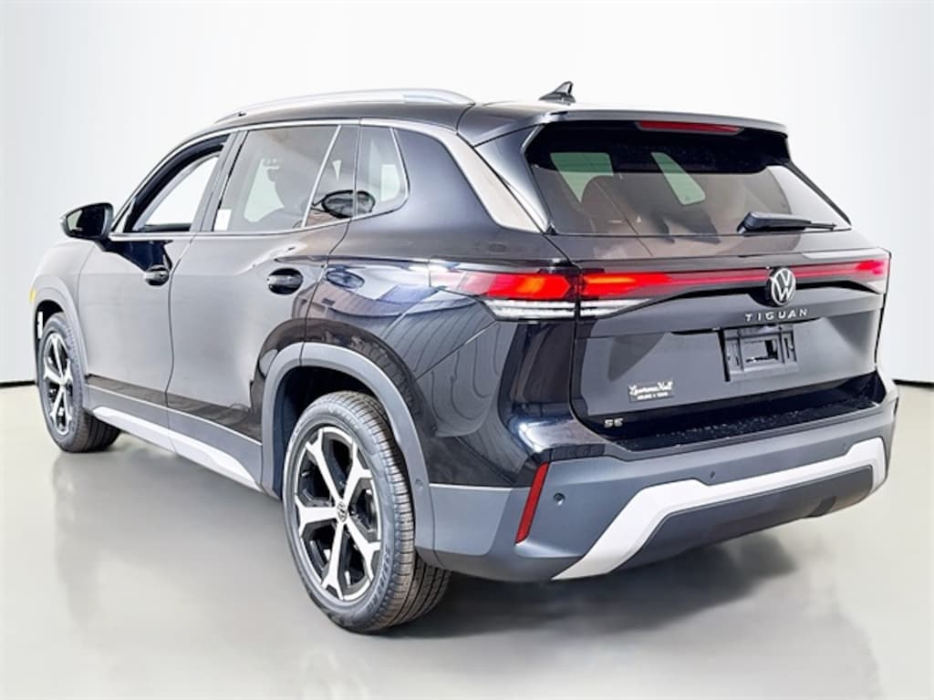 New 2026 Volkswagen Tiguan 2.0T SE SUV