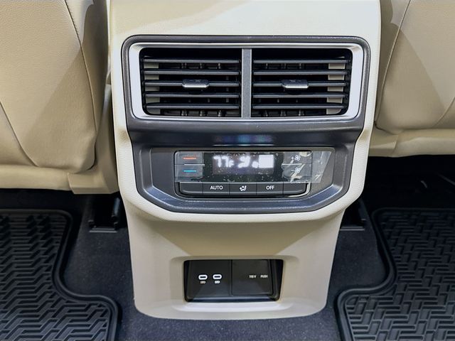 2026 Volkswagen Atlas SE w/Tech - Photo 13