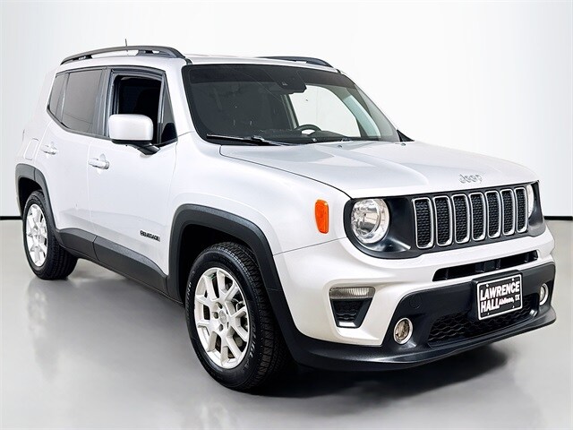 2021 Jeep Renegade Latitude photo 3