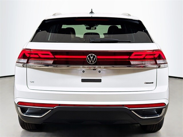2025 Volkswagen Atlas Cross Sport SE photo 3