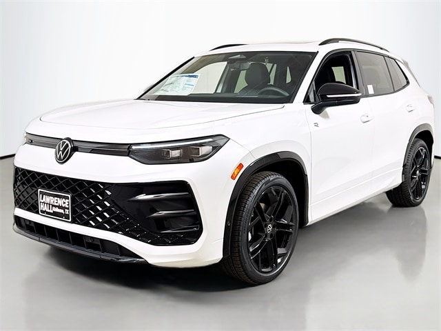 2026 Volkswagen Tiguan SE R-LINE BLACK's photo