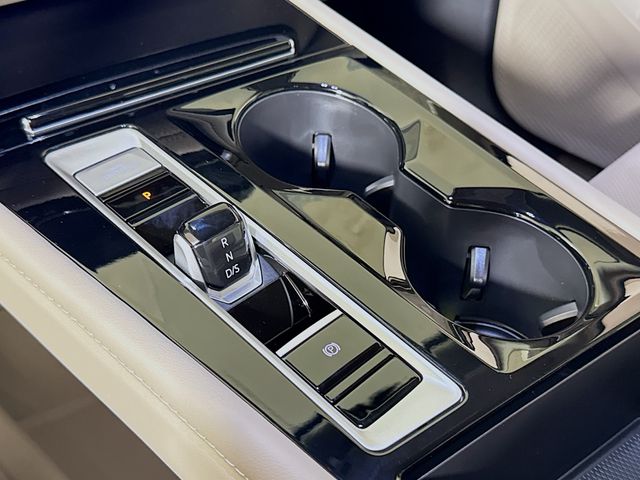 2026 Volkswagen Atlas SE w/Tech - Photo 11