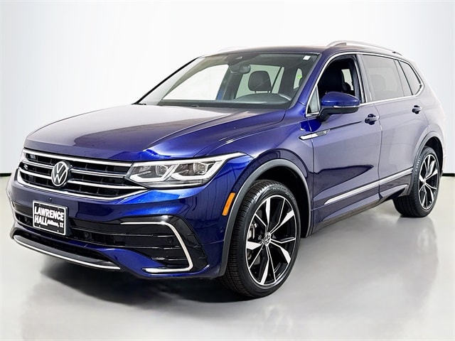 2023 Volkswagen Tiguan SEL R-LINE's photo