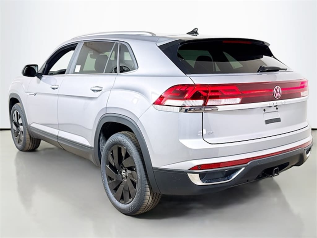 New 2025 Volkswagen Atlas Cross Sport 2.0T SE w/Technology SUV