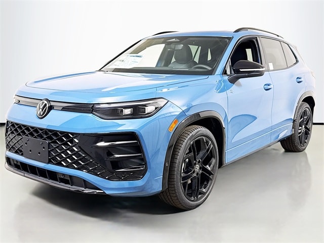 2026 Volkswagen Tiguan SE R-LINE BLACK's photo