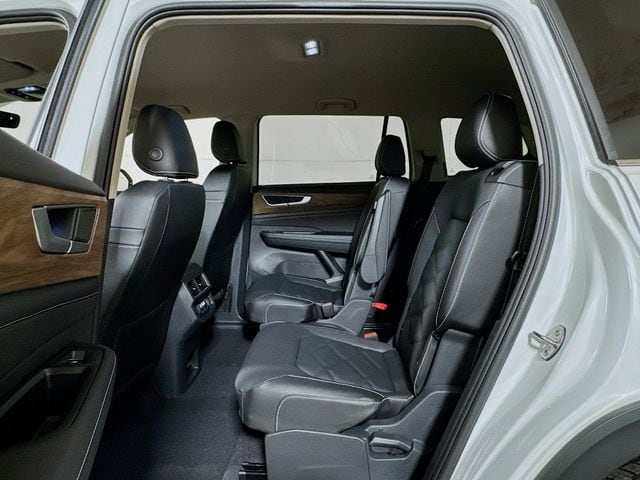 2026 Volkswagen Atlas SE w/Tech - Photo 13