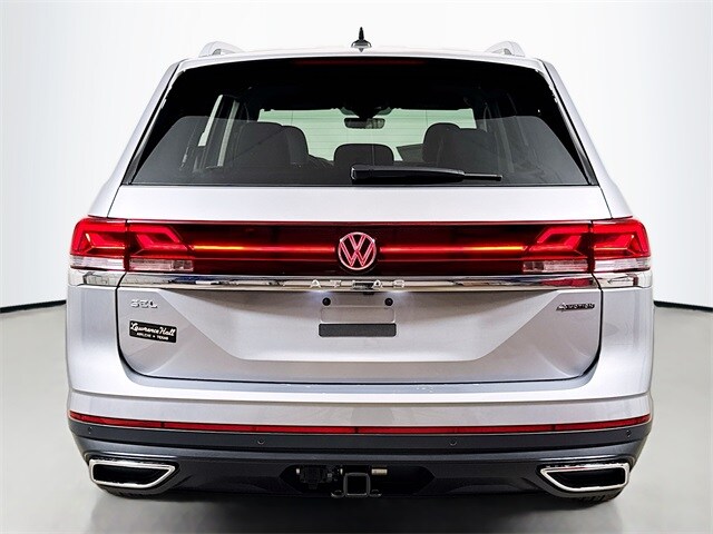 2025 Volkswagen Atlas SEL photo 4