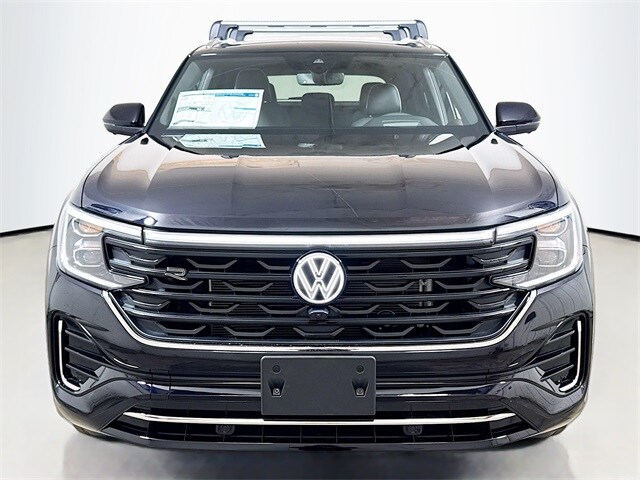 2026 Volkswagen Atlas Cross Sport SEL Premium R-Line photo 2