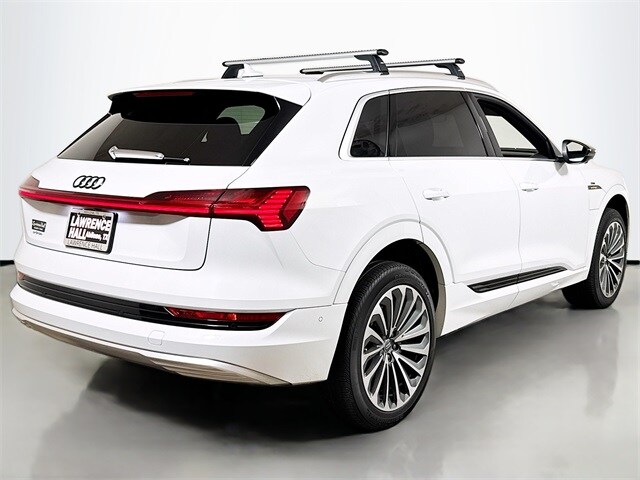 2019 Audi e-tron Premium Plus photo 4