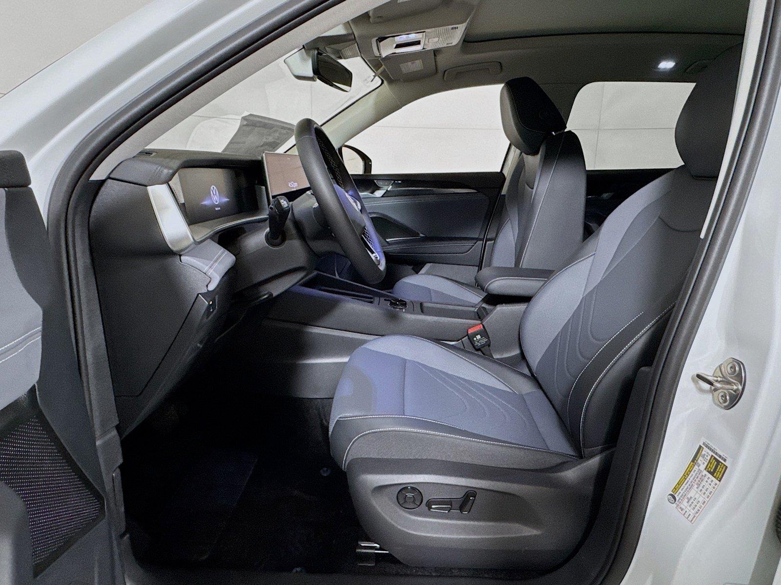 2026 Volkswagen Tiguan SE - Photo 11