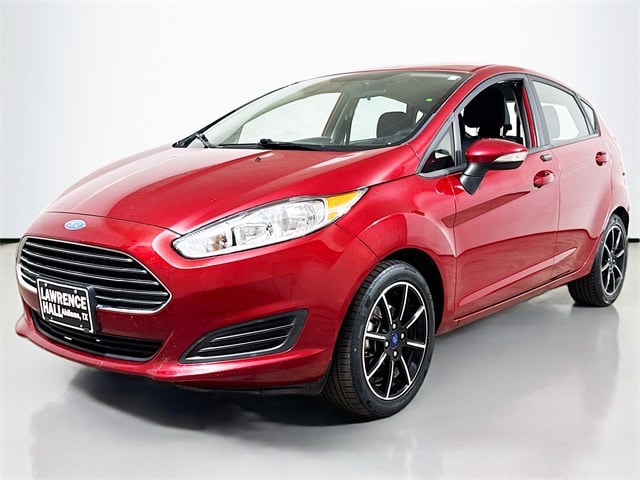 2015 Ford Fiesta SE's photo