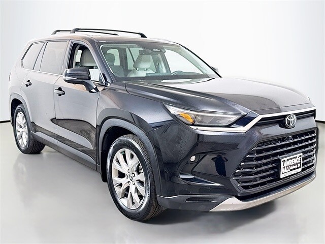 2024 Toyota Highlander Hybrid XLE photo 3