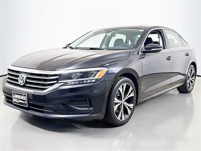 2021 Volkswagen Passat SE's photo