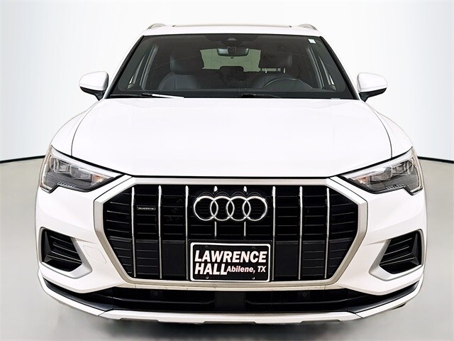 2021 Audi Q3 40 TFSI Premium photo 2