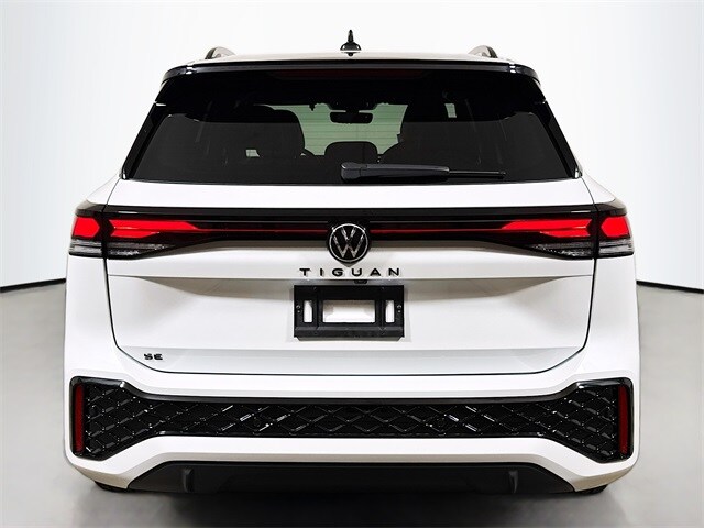 2025 Volkswagen Tiguan SE R-Line Black photo 3