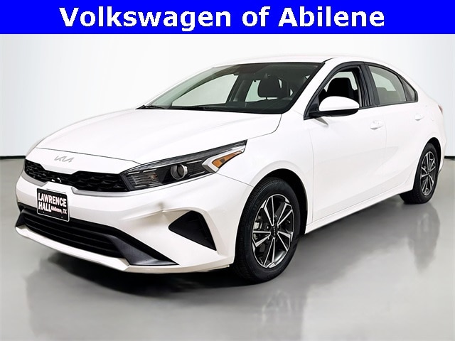 2023 Kia Forte LXS's photo