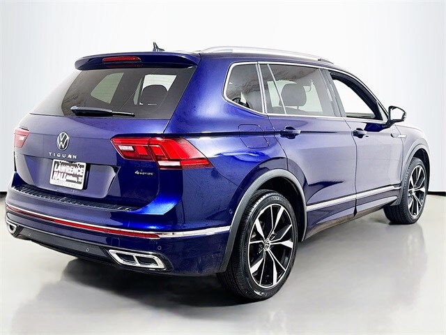2023 Volkswagen Tiguan SEL R-Line Black photo 4