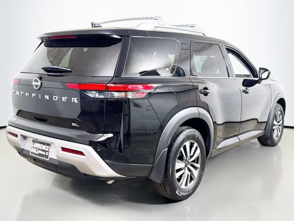Used 2025 Nissan Pathfinder SL SUV