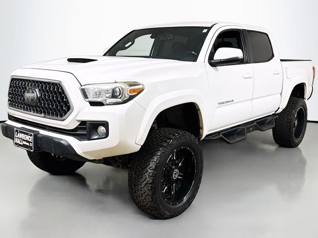 2018 Toyota Tacoma TRD Sport Double Cab 4x4 V6 M/T SB's photo