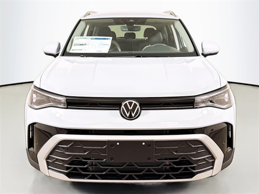 New 2025 Volkswagen Taos 1.5T SE SUV