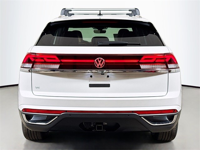 2026 Volkswagen Atlas Cross Sport SE Technology photo 3