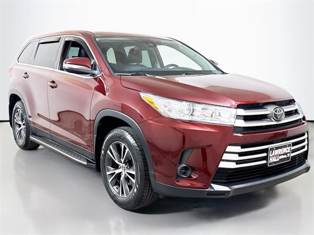 Used 2019 Toyota Highlander LE I4 SUV