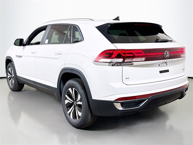 2025 Volkswagen Atlas Cross Sport SE photo 2