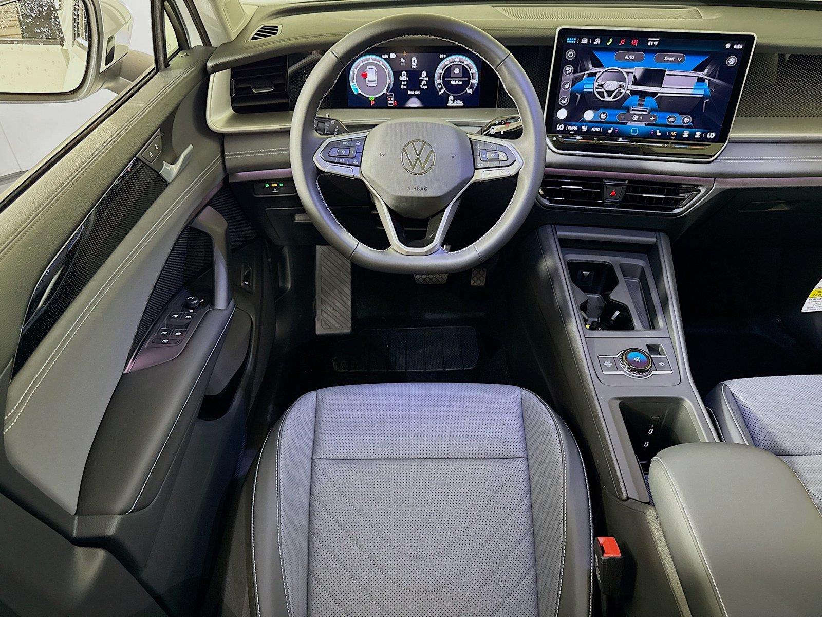 2026 Volkswagen Tiguan SE - Photo 13