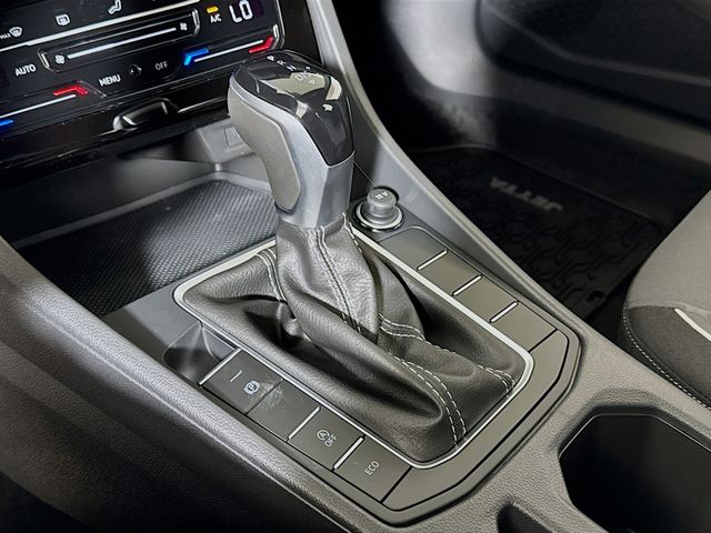 2026 Volkswagen Jetta Sport - Photo 10