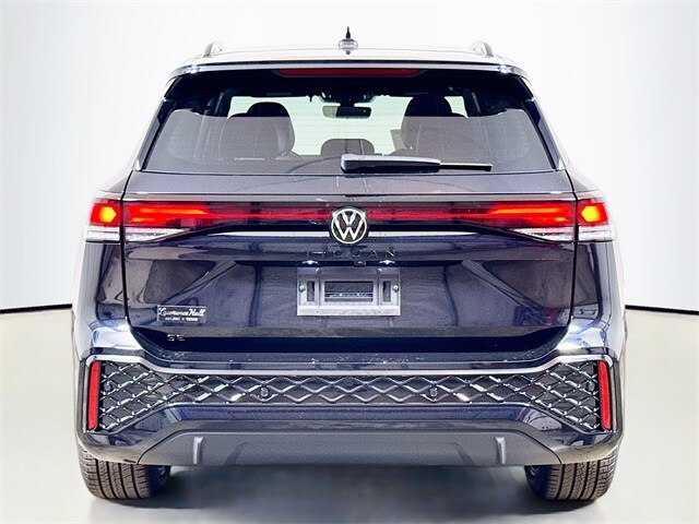 2026 Volkswagen Tiguan SE R-Line Black photo 4