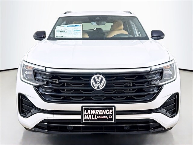 2026 Volkswagen Atlas Cross Sport SEL R-Line photo 2