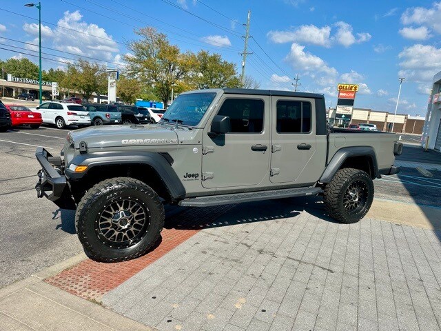 2020 Jeep Gladiator Sport photo 3