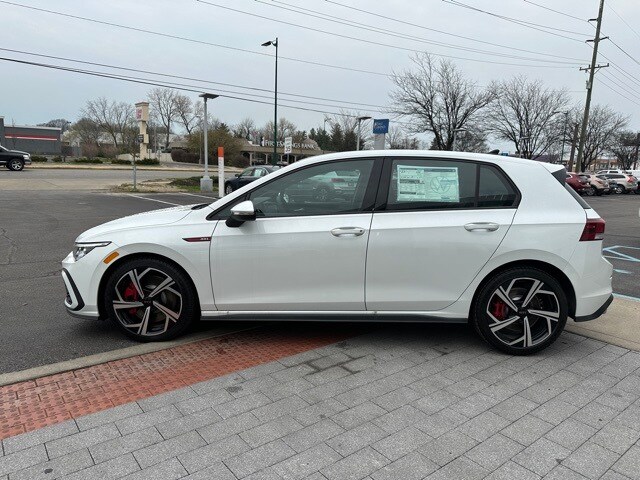 2024 Volkswagen Golf GTI SE photo 4