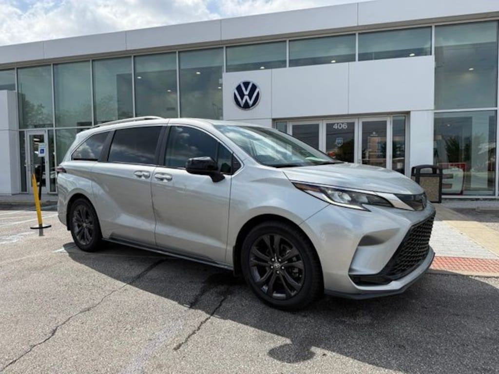 Used 2024 Toyota Sienna XSE 7 Passenger Van Passenger Van