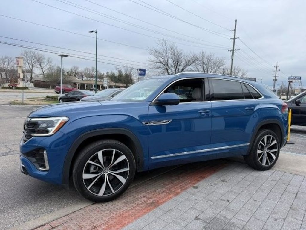 Used 2025 Volkswagen Atlas Cross Sport 2.0T SEL Premium R-Line SUV