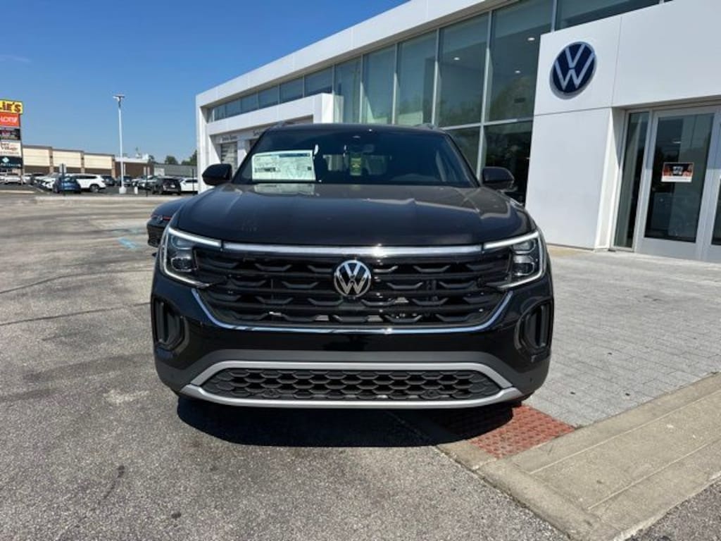New 2026 Volkswagen Atlas Cross Sport 2.0T SE w/Technology SUV