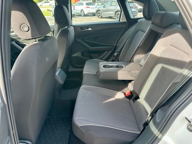 2026 Volkswagen Jetta Sport - Photo 17