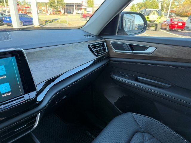 2026 Volkswagen Atlas SE w/Tech - Photo 18