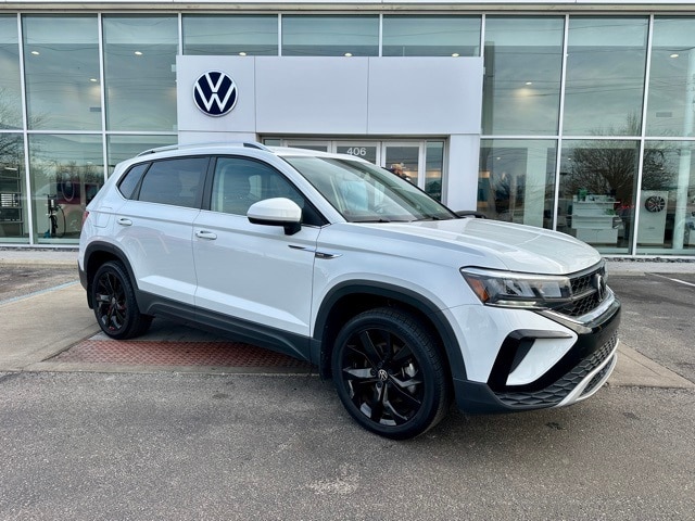 2022 Volkswagen Taos SE's photo