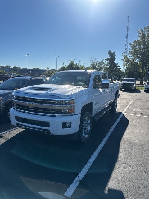 2019 Chevrolet Silverado 2500HD High Country photo 3