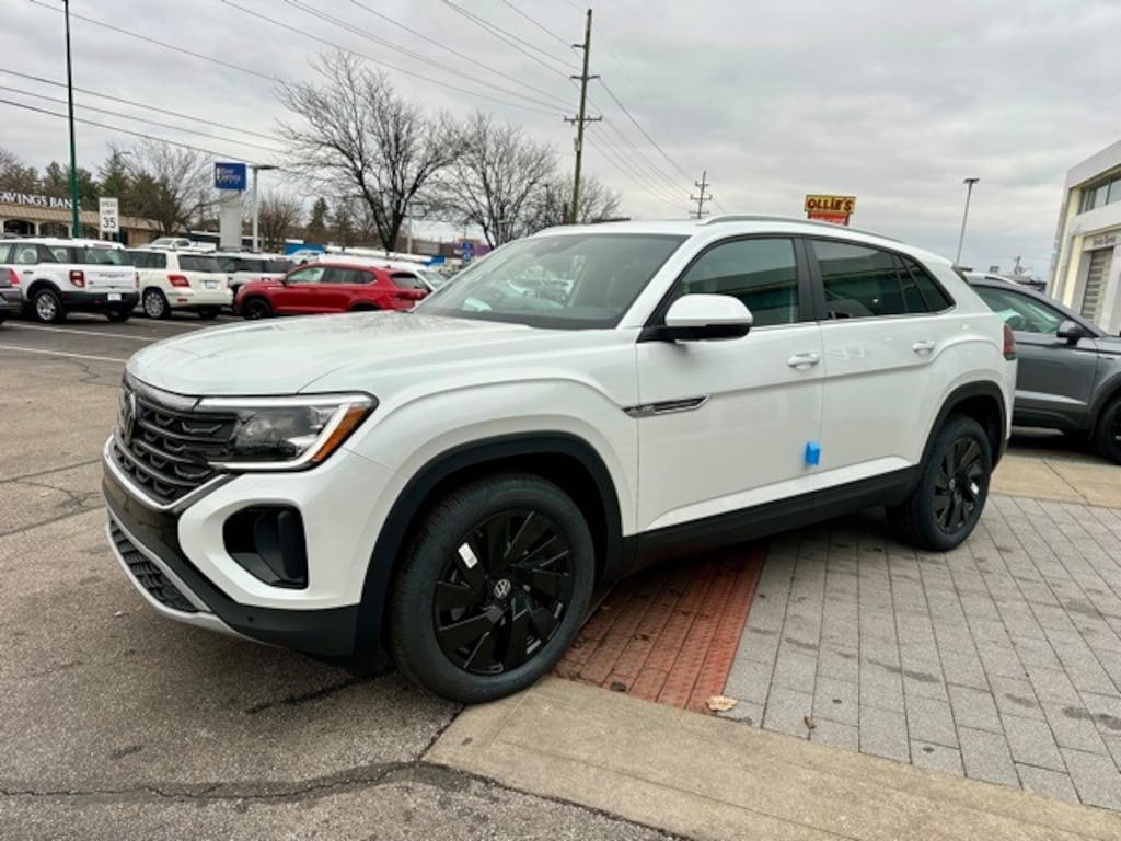 New 2026 Volkswagen Atlas Cross Sport 2.0T SE w/Technology SUV