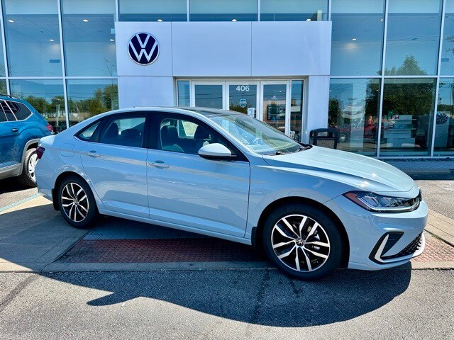 2026 Volkswagen Jetta SE's photo