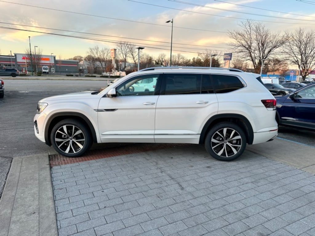 New 2026 Volkswagen Atlas 2.0T SEL Premium R-Line SUV